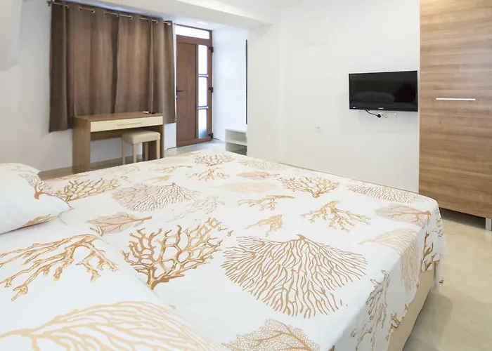 Pansion Makina ゲストハウス 3*